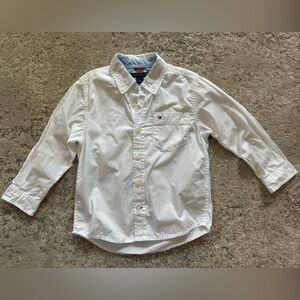 Never worn Tommy Hilfiger button down shirt. Size 3T
